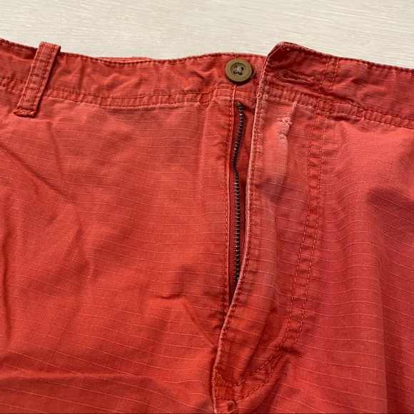 Izod Saltwater Rip Stop Cargo Pockets Shorts 100% Cotton Red Coral Mens Size 38 - Picture 3 of 10